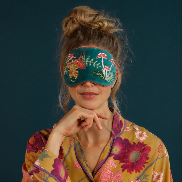 Powder velvet eyemasks