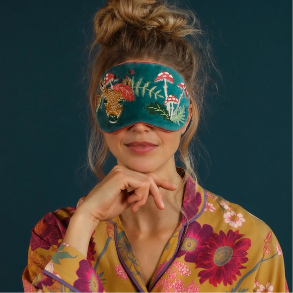 Powder velvet eyemasks